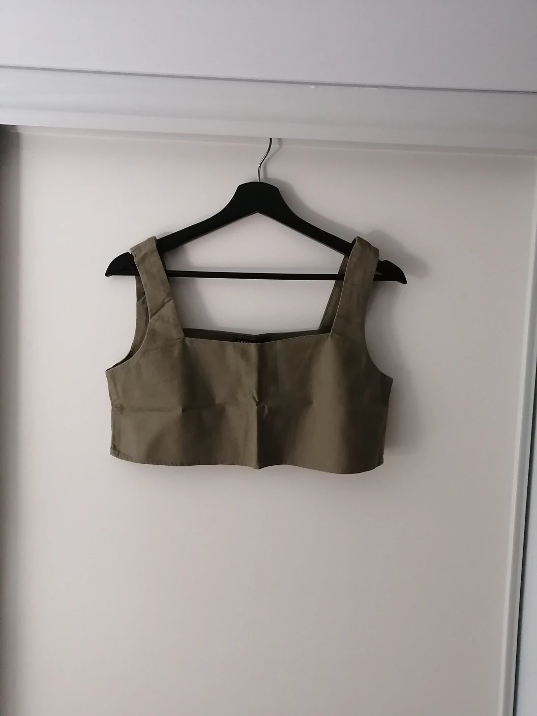 New Crop Tank Top and Pants Set image indicator(2)