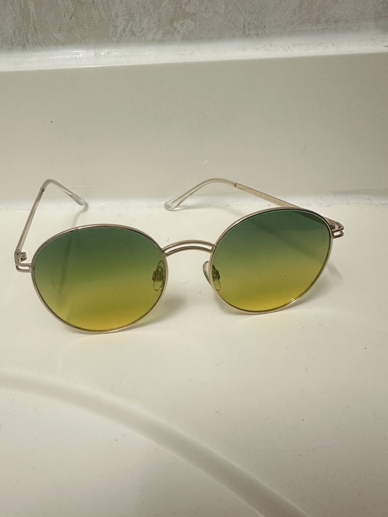 Round yellow polarized sunglasses image indicator(4)