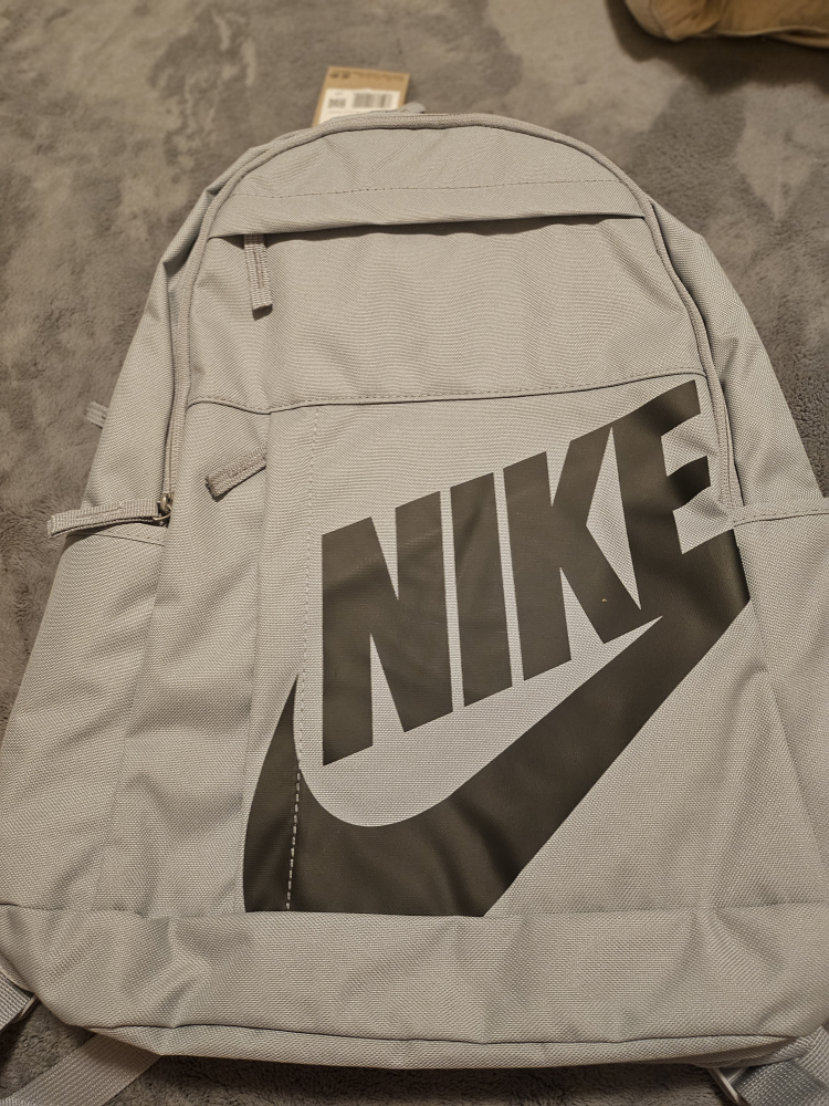 Nike backpack 21L capacity Grey image indicator(3)