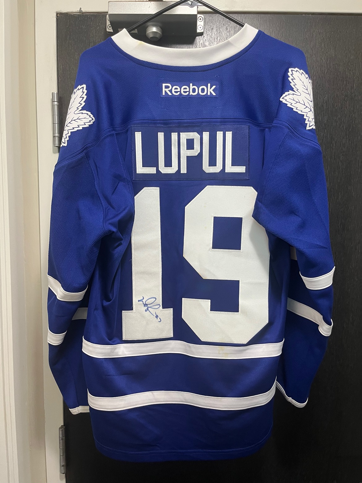 Joffrey Lupul Leafs Jersey signed by Darryl Sittler - photo 3