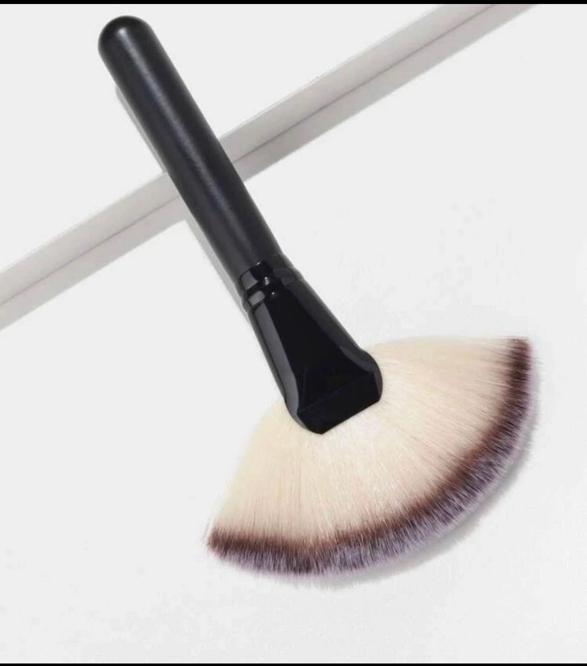 Makeup Brushes and sponges image indicator(5)