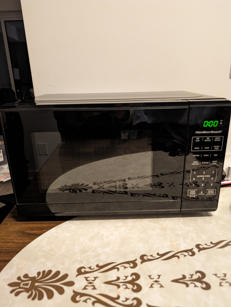 Hamilton Beach Microwave  Used for 1 year!! thumbnail