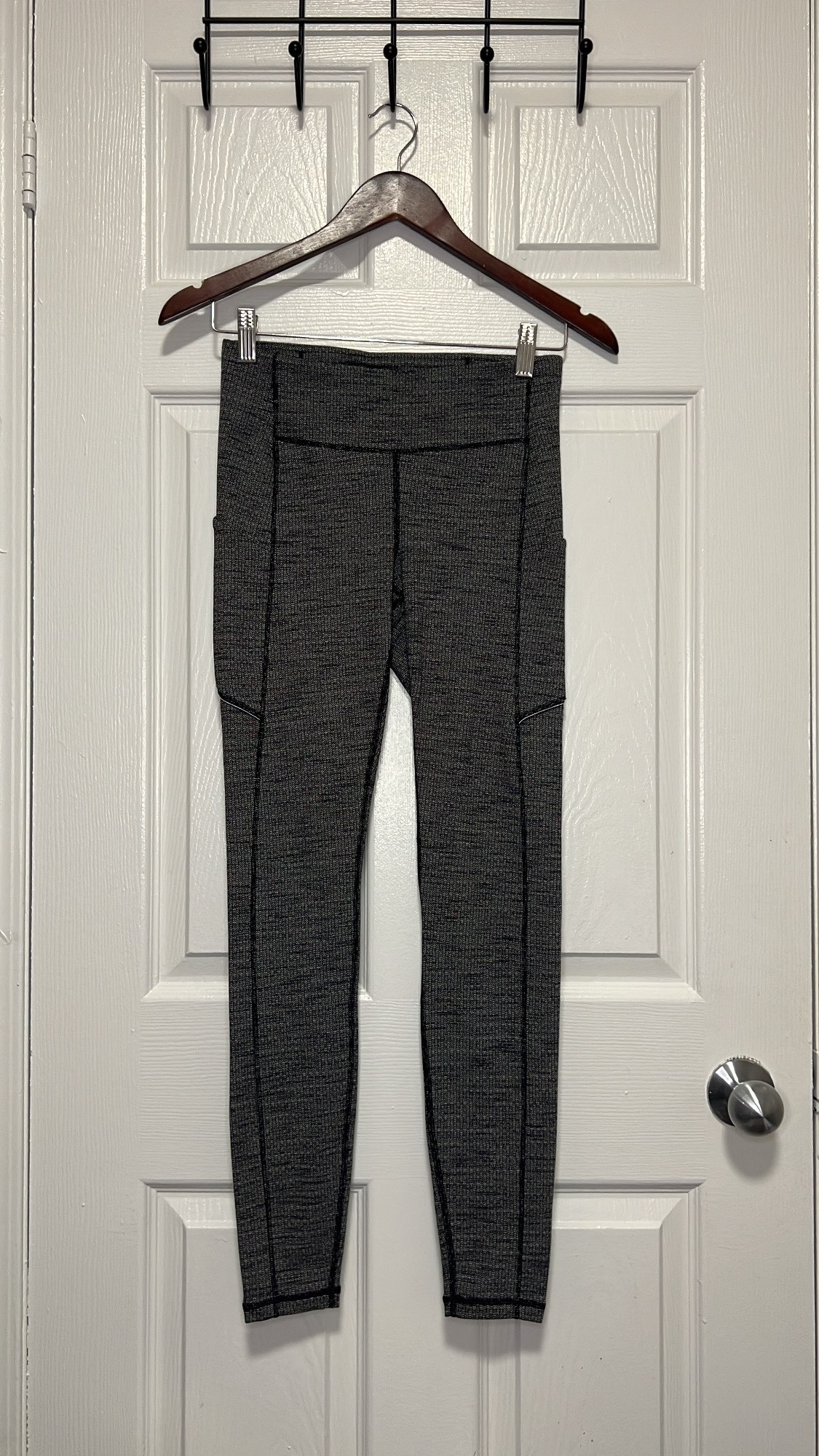Lululemon Speed Up Tight *28" Size 6 thumbnail