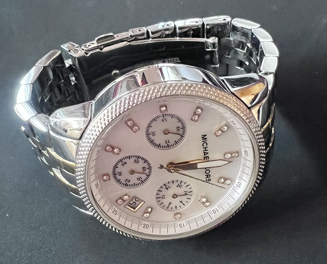 Michael Kors watch image indicator(3)