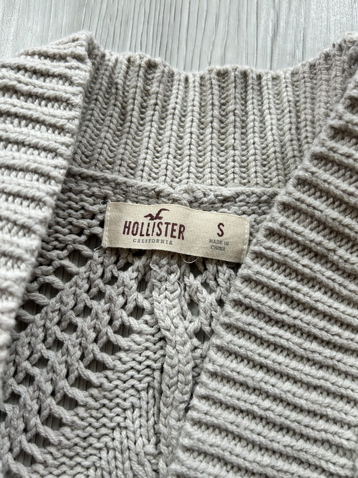 Hollister cardigan image indicator(2)