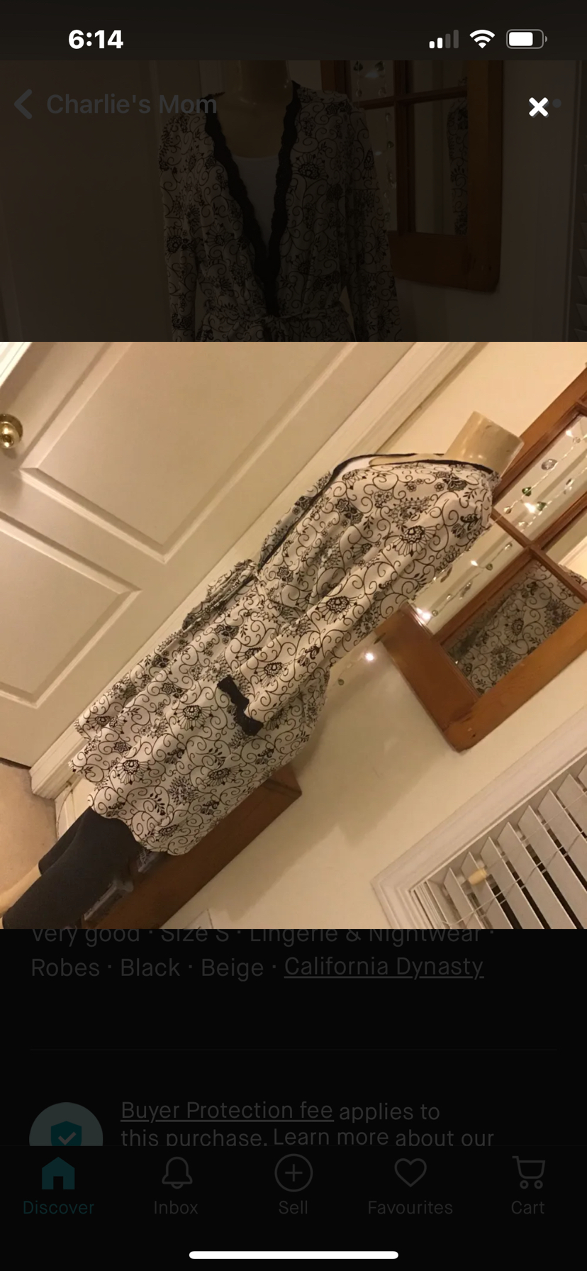 ✨✨Black/Cream California Dynasty Robe Size S image indicator(2)