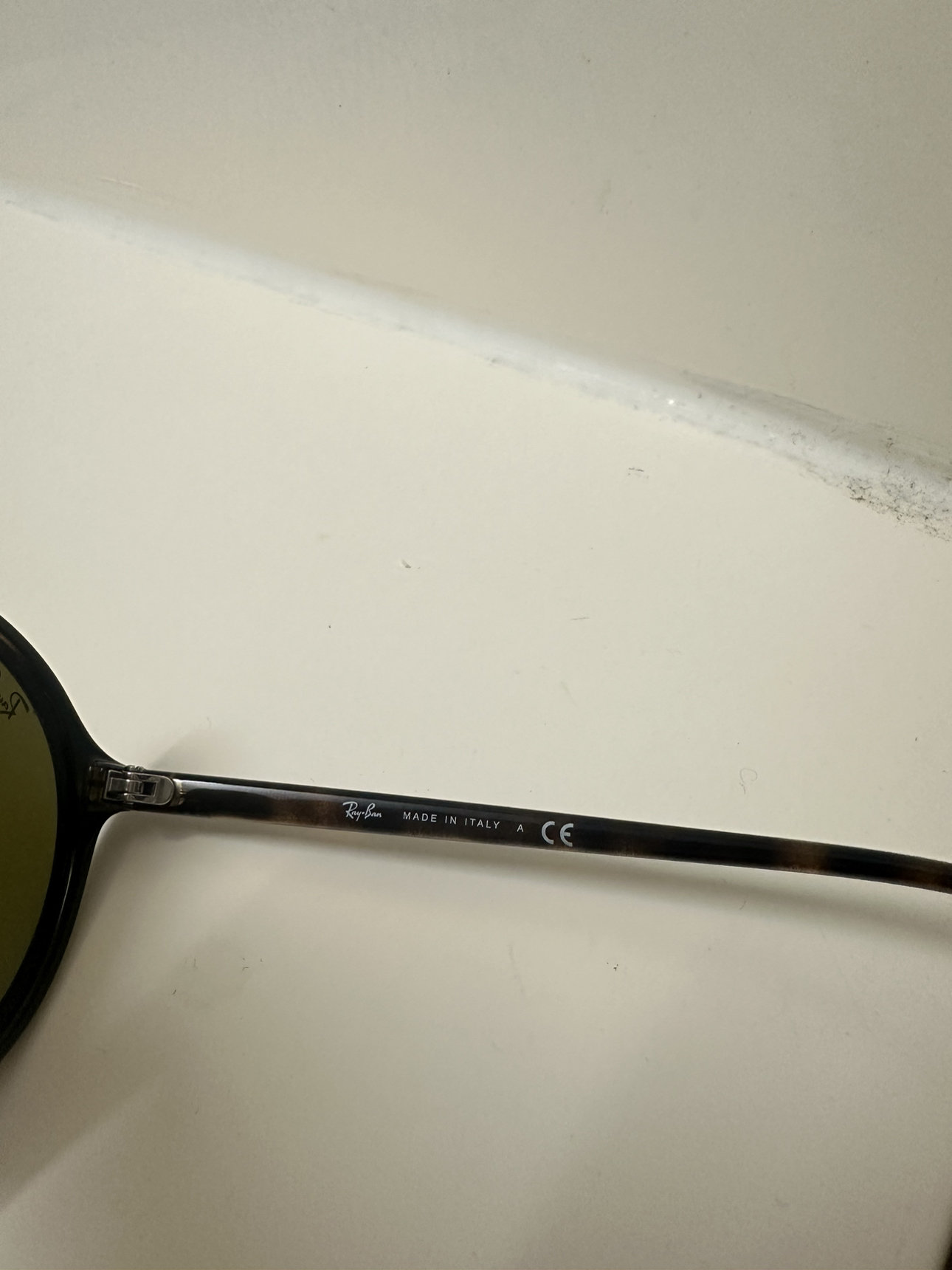 Free RayBan Sunglasses Polarized Cat 3 - some lens scratches image indicator(4)