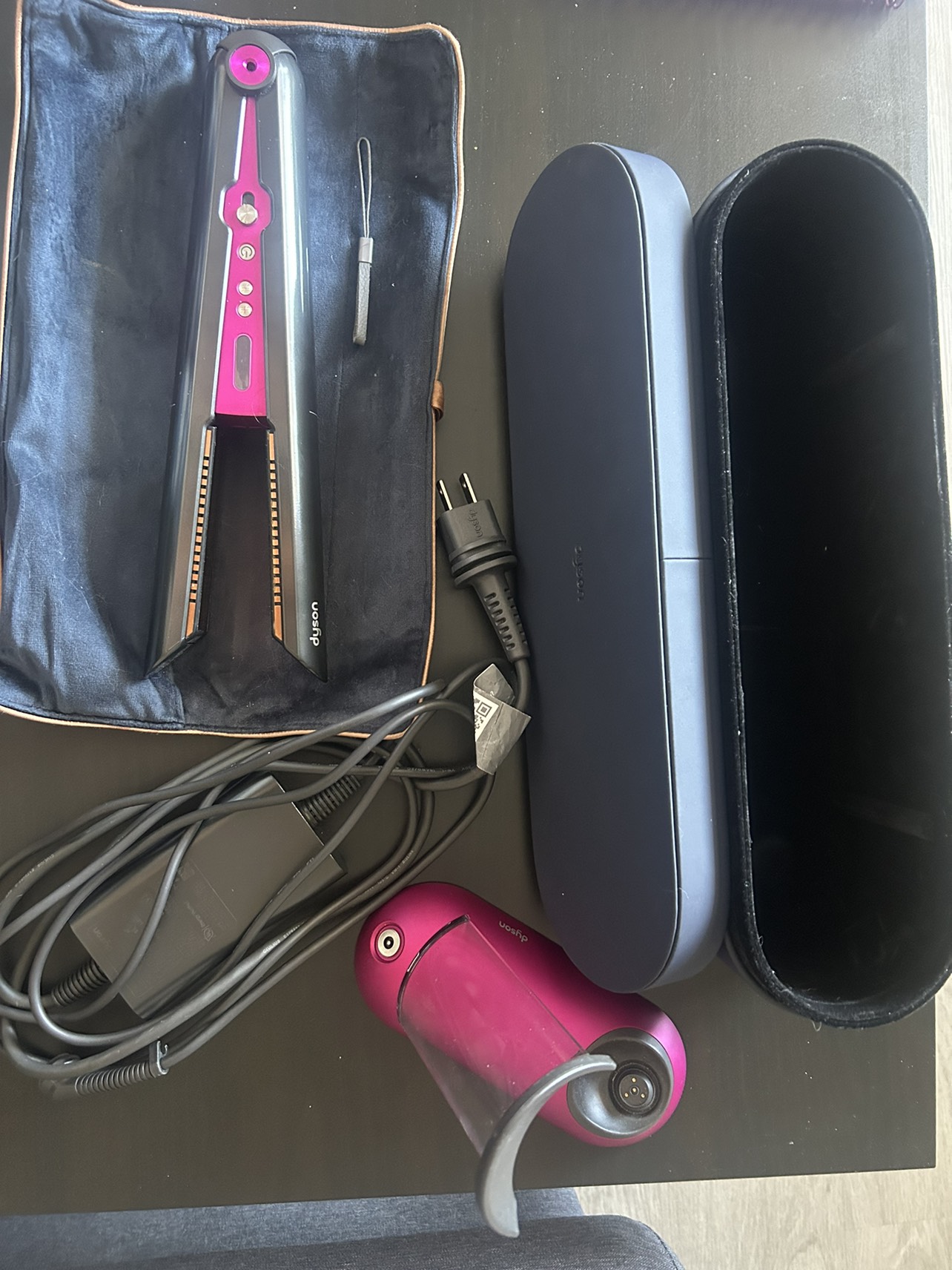 Dyson flat iron - photo 4