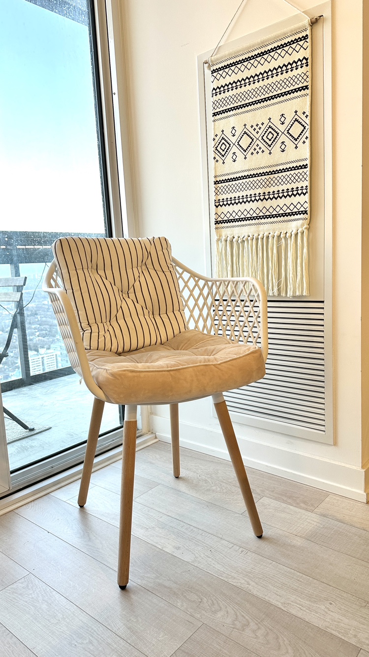 Move-out SALE | 2 Chairs with Cushions, white/wood - photo 2