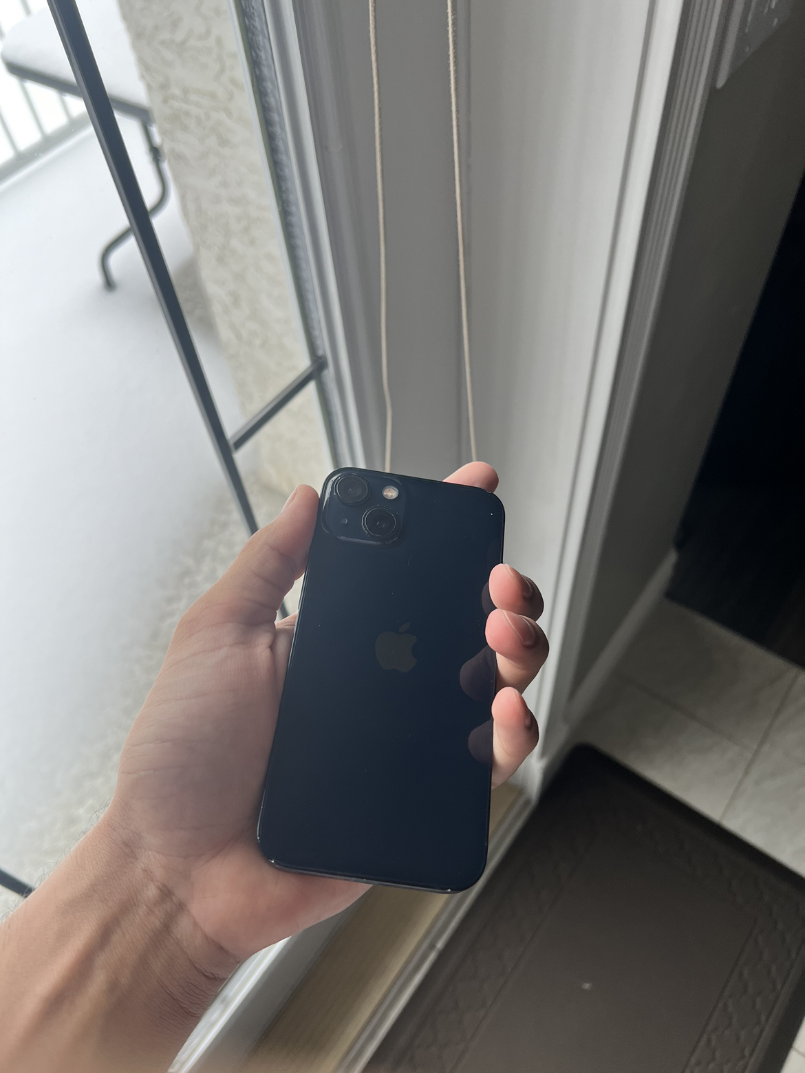 Apple iPhone 13 - 128GB - Midnight (Unlocked) - photo 2