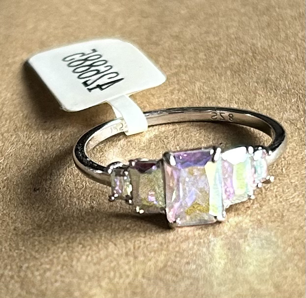 ✨✨Iridescent 3 Stone .925 Sterling Silver Ring Size 8 image indicator(2)