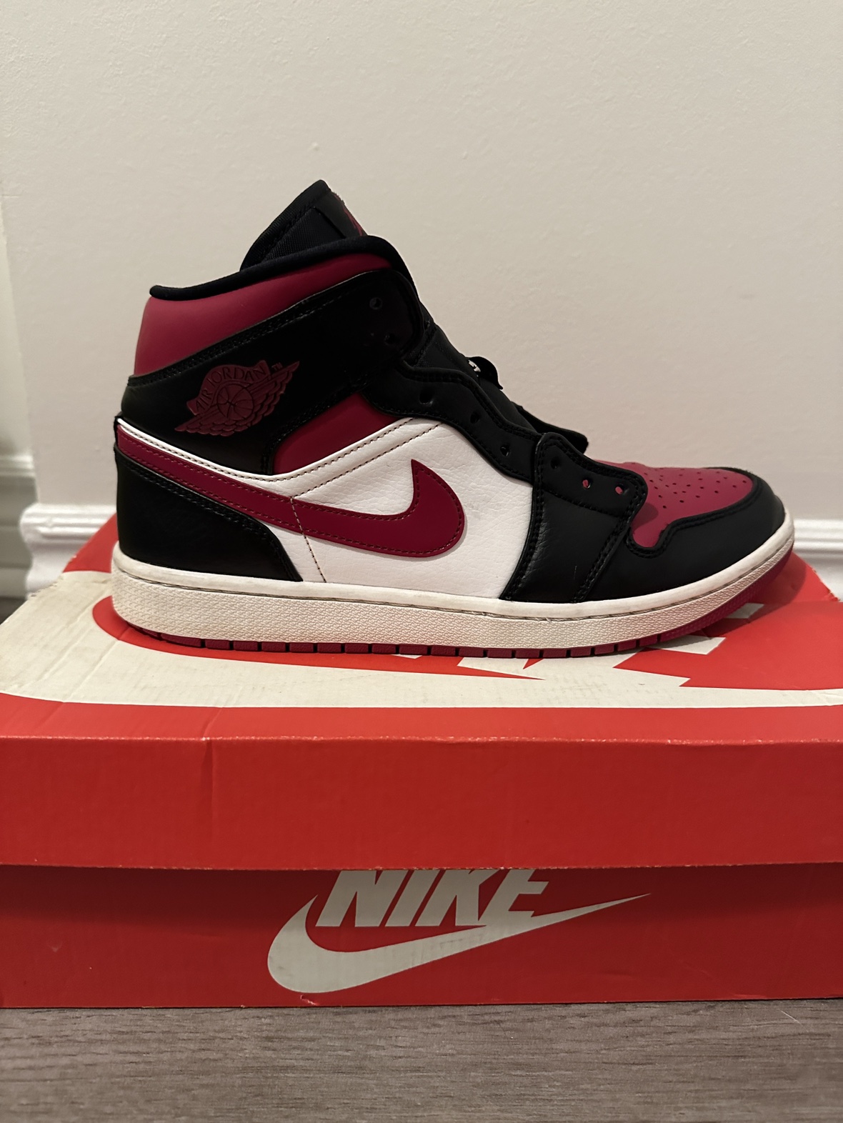 Used Jordan 1 mid - photo 4