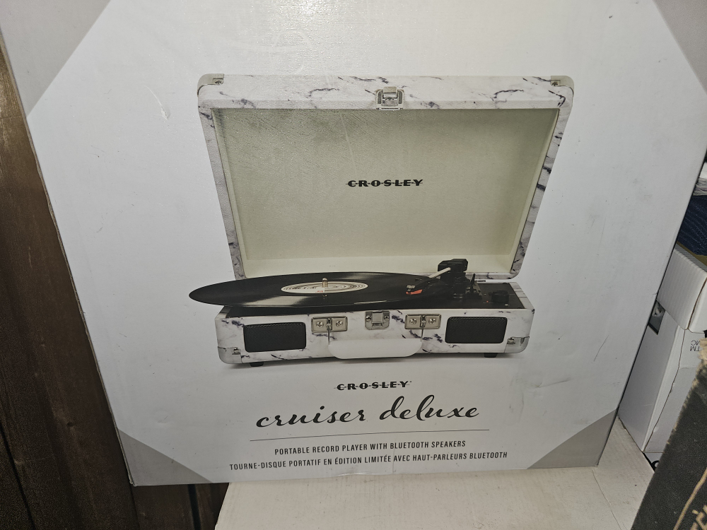 Crosley Delux Portable Record player with Bluetooth thumbnail
