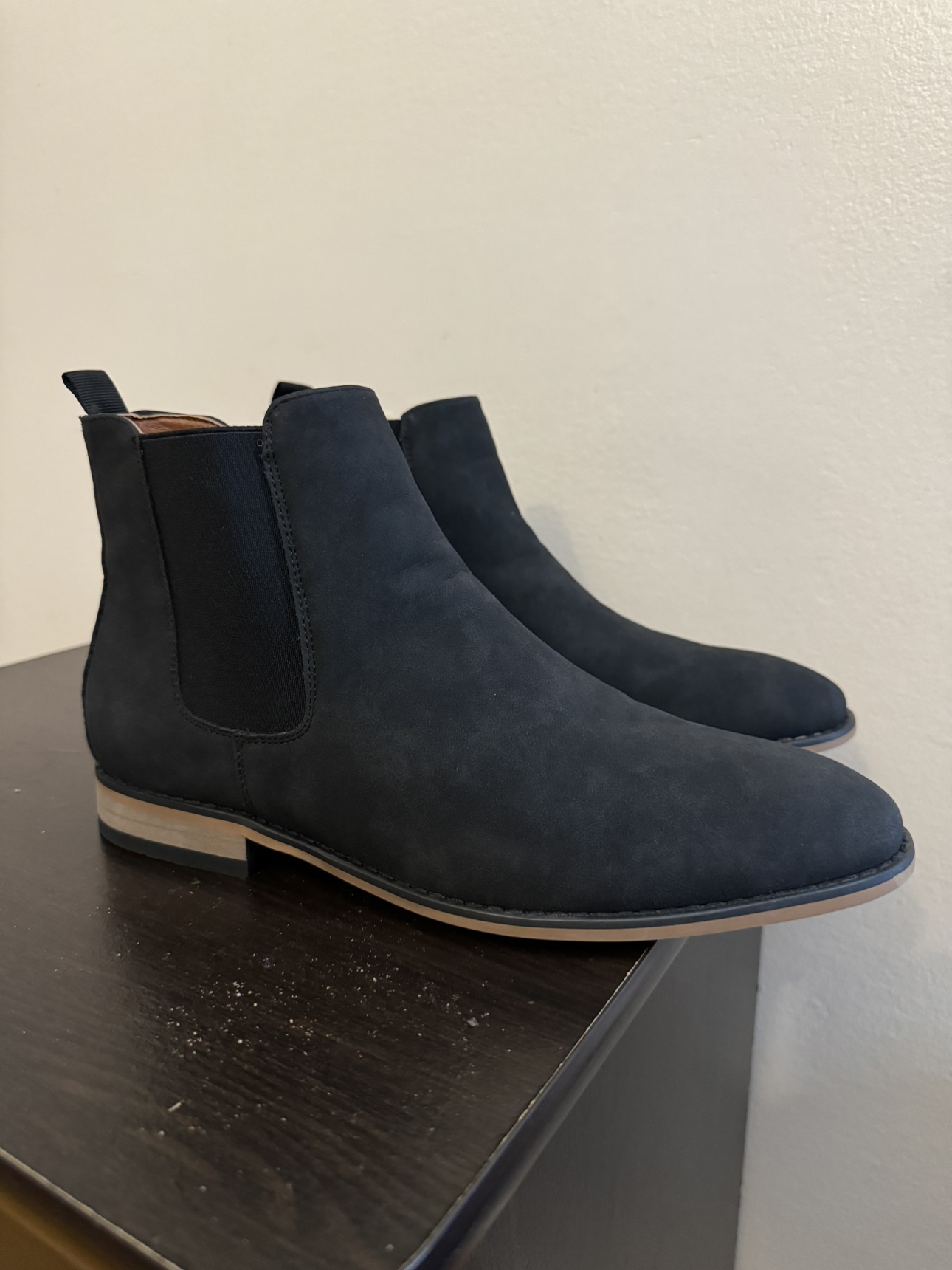 BRAND NEW CHELSEA BOOTS US 9 - photo 2