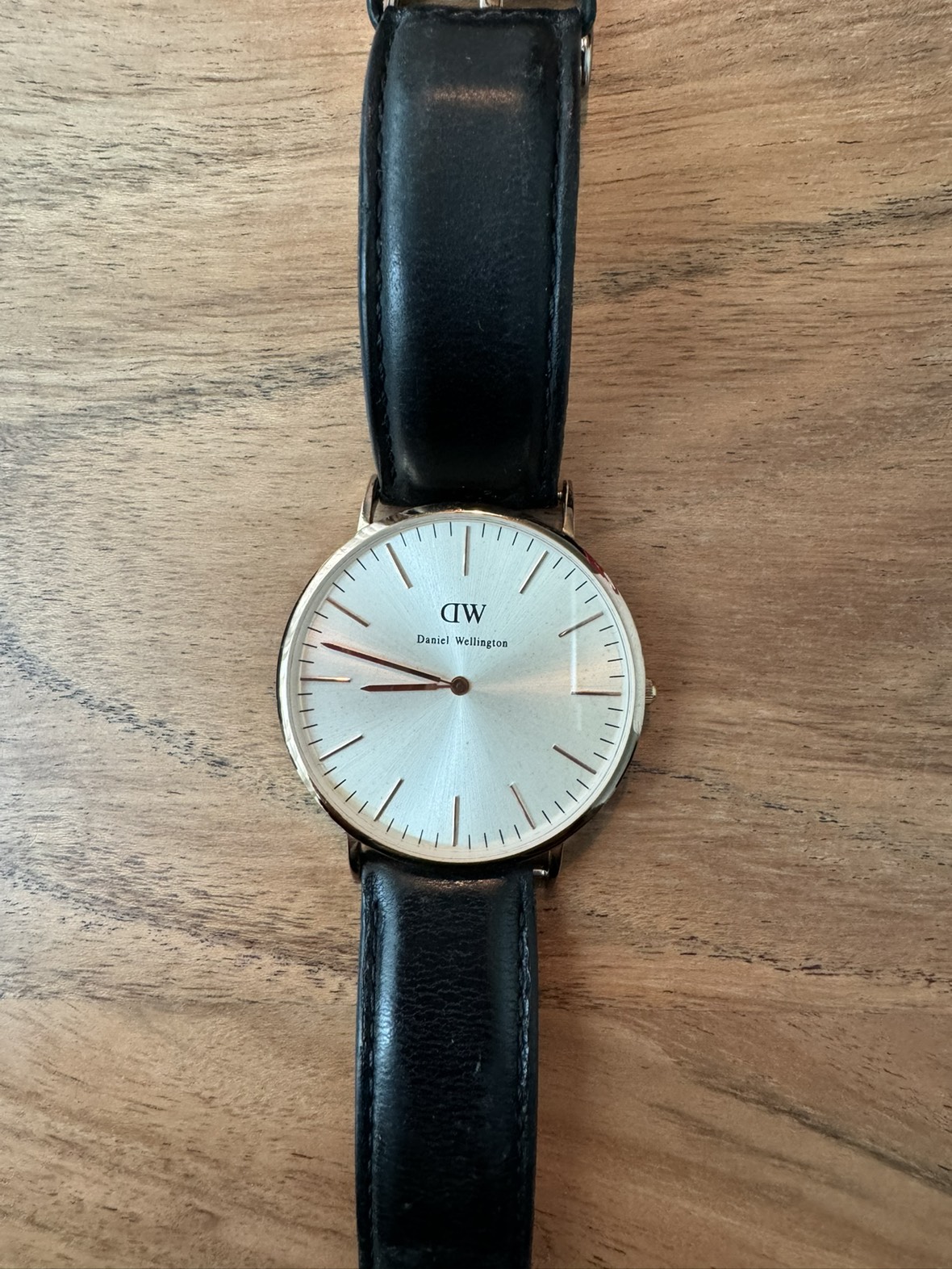 Daniel Wellington Watch for men image indicator(2)