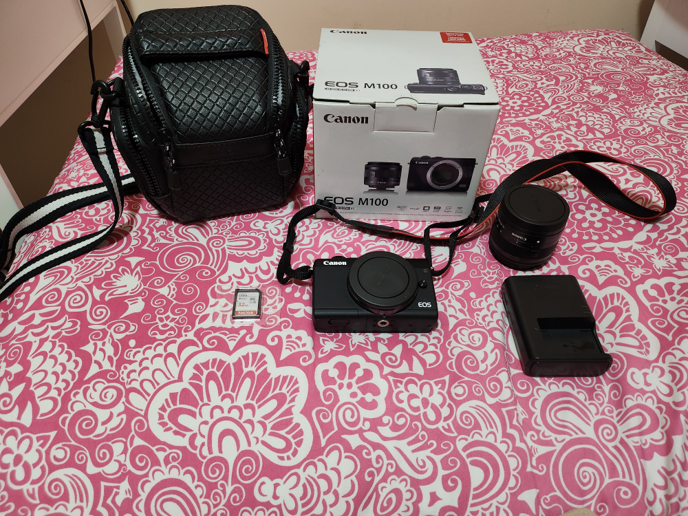 Canon Eos M100