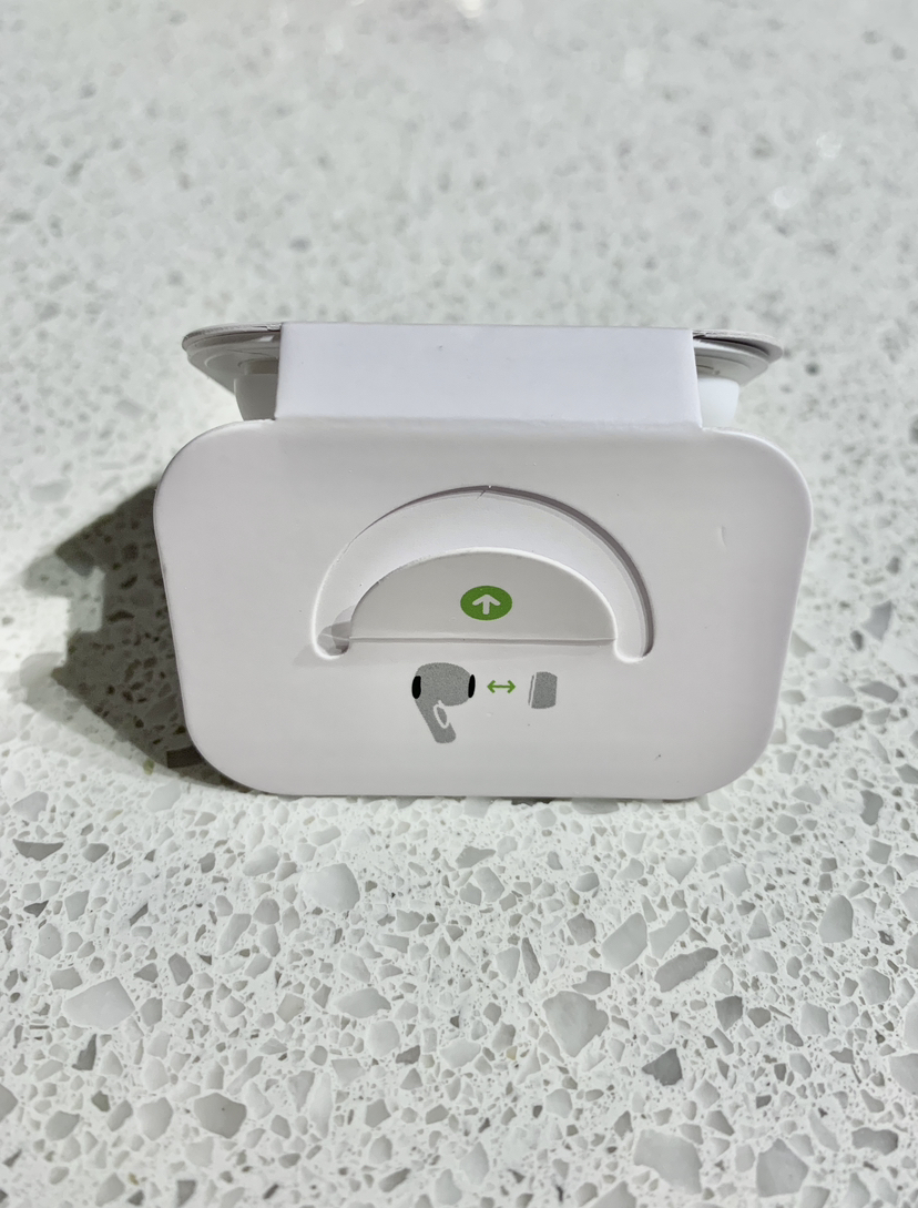 ‼️PRICE REDUCED‼️ original AirPod pros replacement ear tip - photo 3