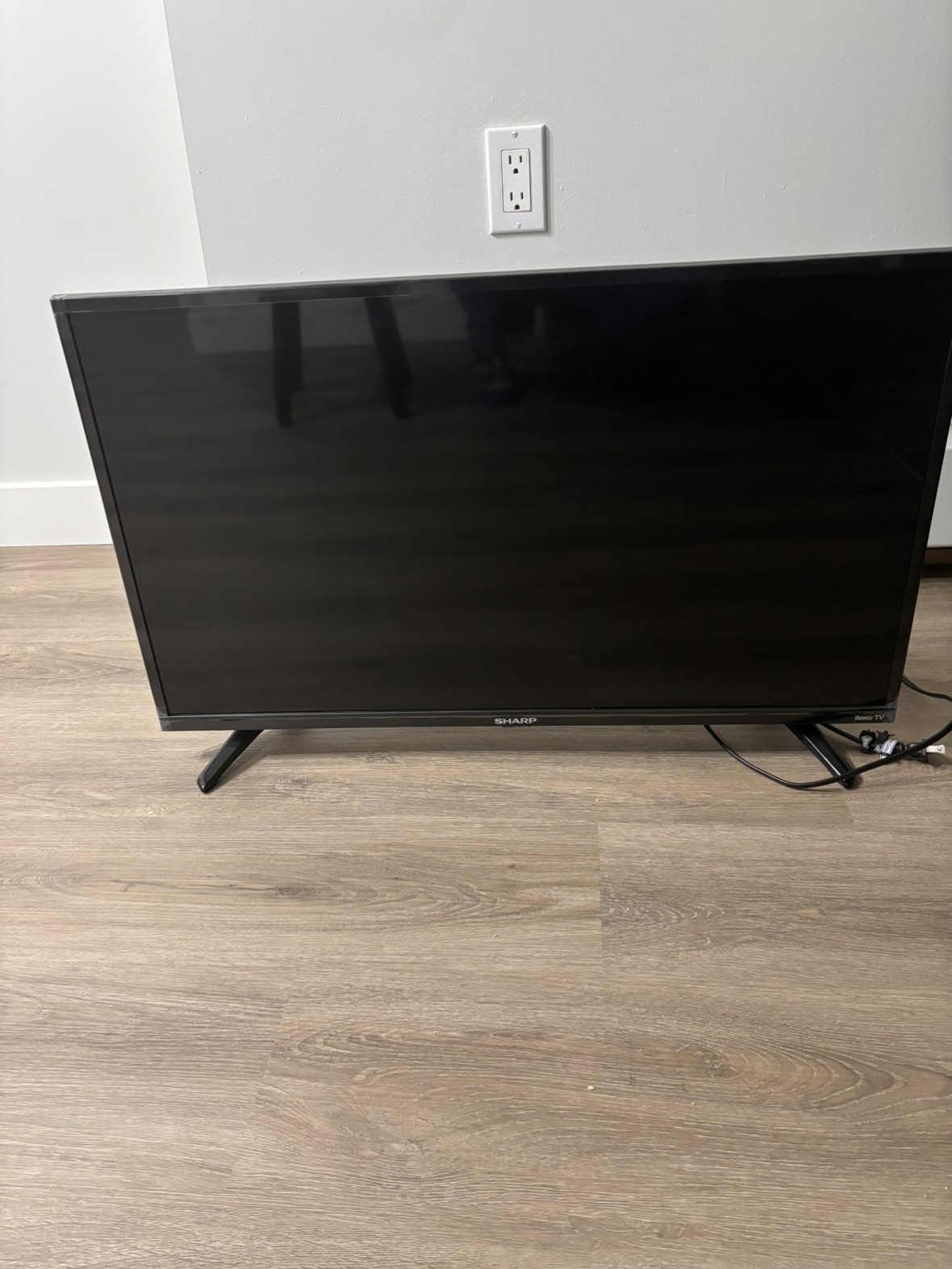 32 inch Sharp Roku TV - photo 2