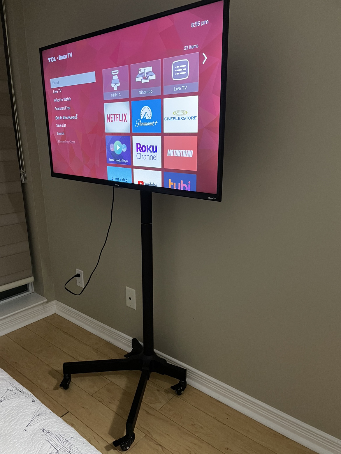 TCL 43"SMARTV  & TV stand with wheel - photo 2