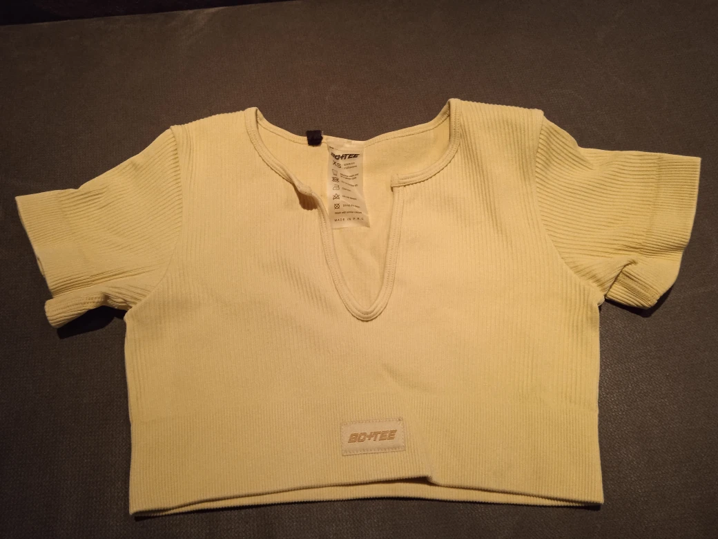 Sports top