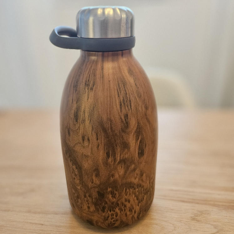 Free 1.9L Swell Water Bottle - photo 2