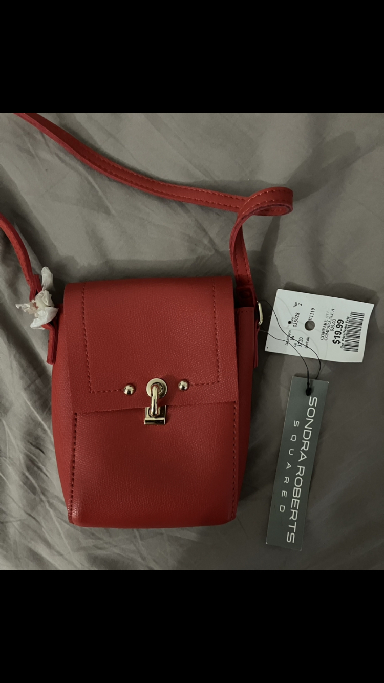 Small Red Cross Body Purse. 👛👜🌹❤️ image indicator(5)