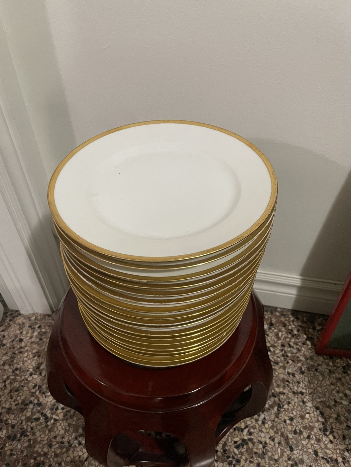 🏈Beautiful Vintage Plates with Gold Rim - photo 2