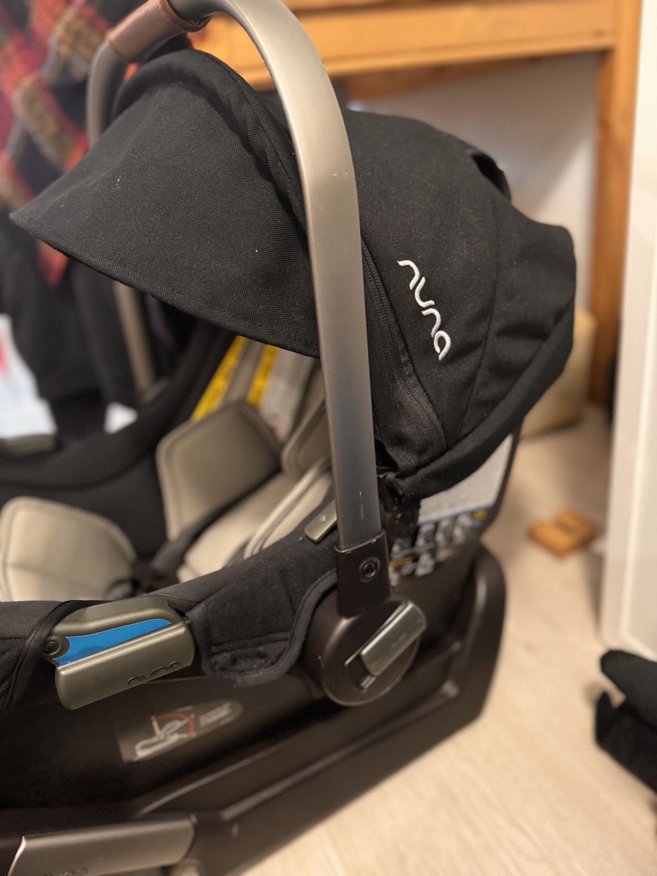 Nuna Pipa Car seat as new - photo 2