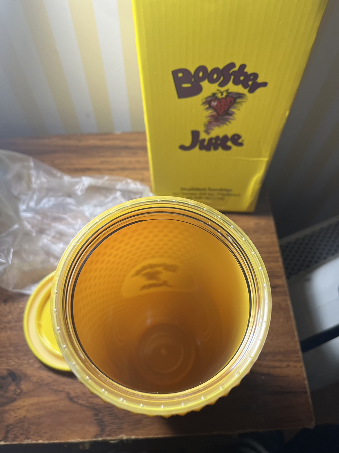 Booster juice 24 oz studded tumbler image indicator(3)