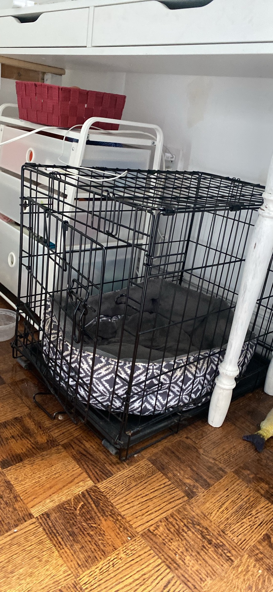 Dog crate medium sized