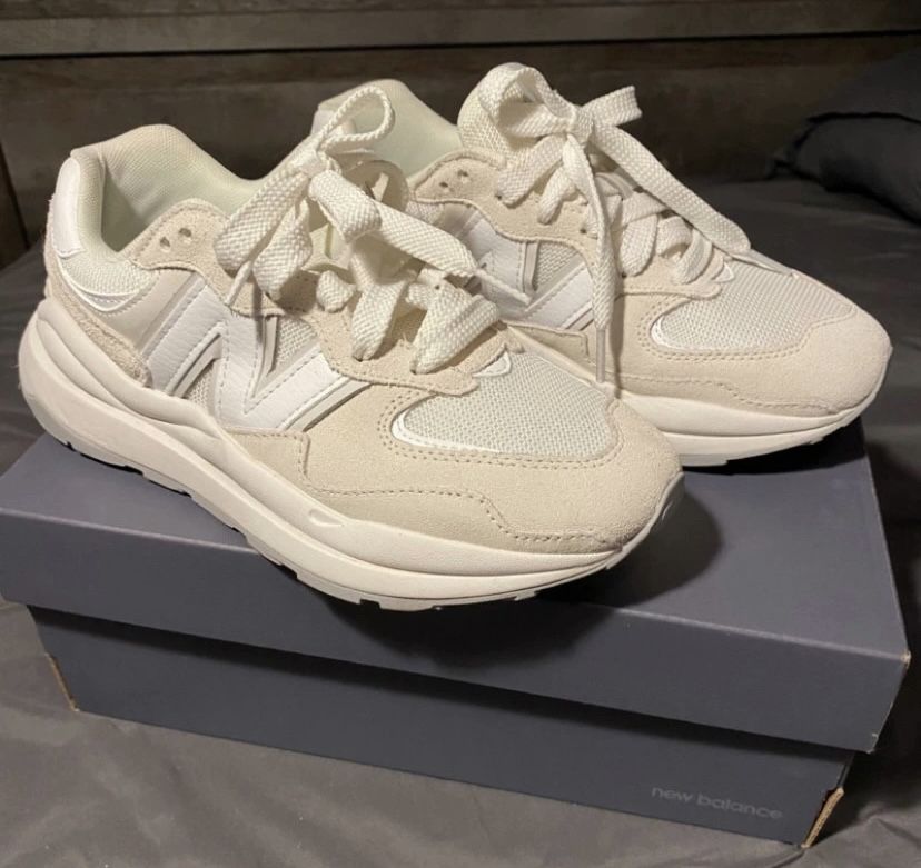 New balance shoes sneakers thumbnail