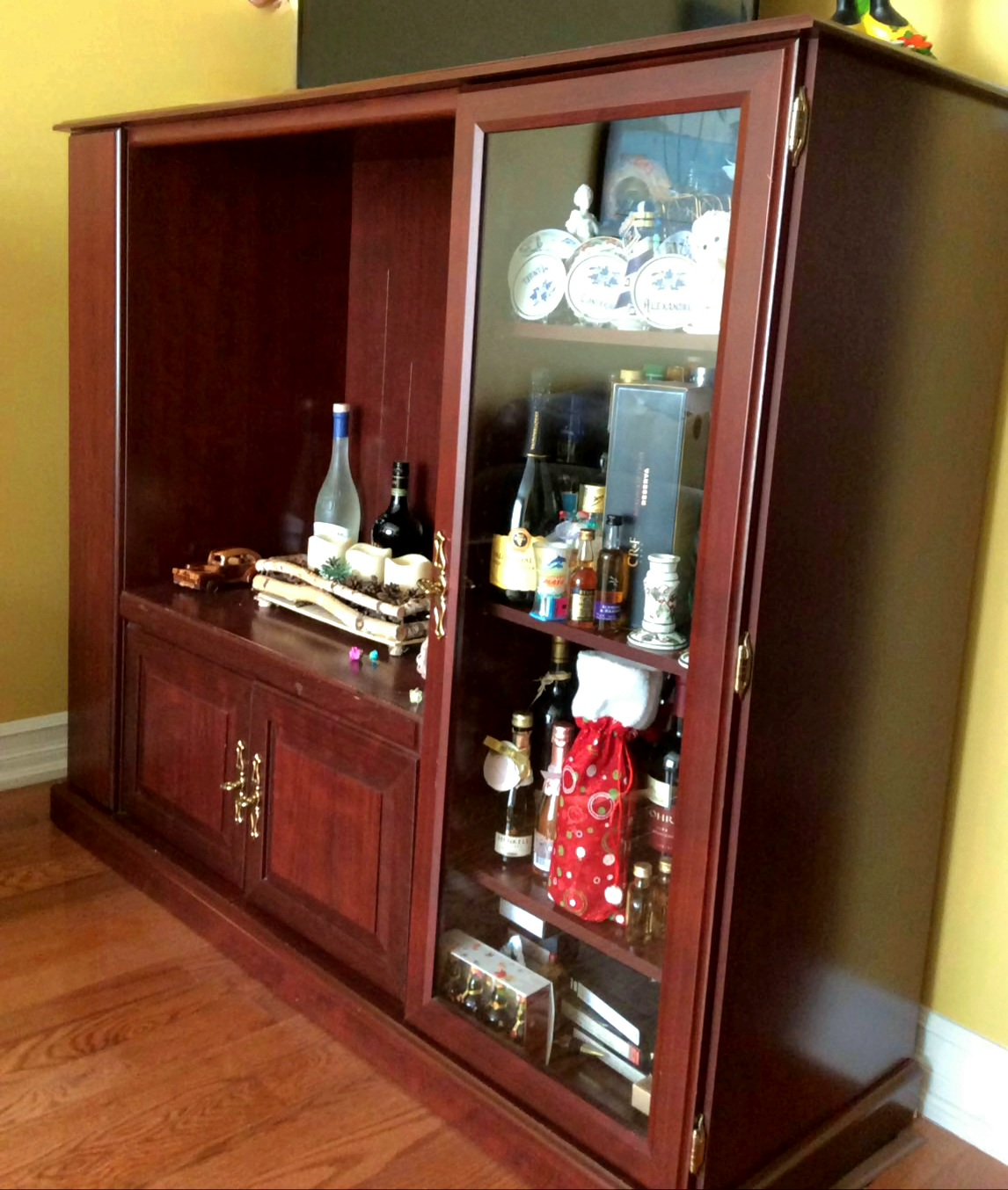 Classic TV Stand - photo 2