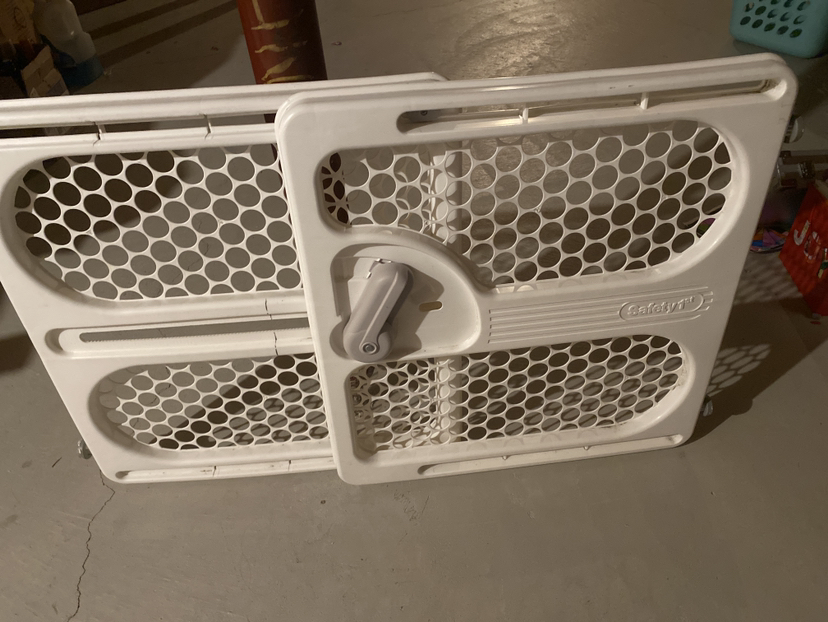 Safety gate - photo 2