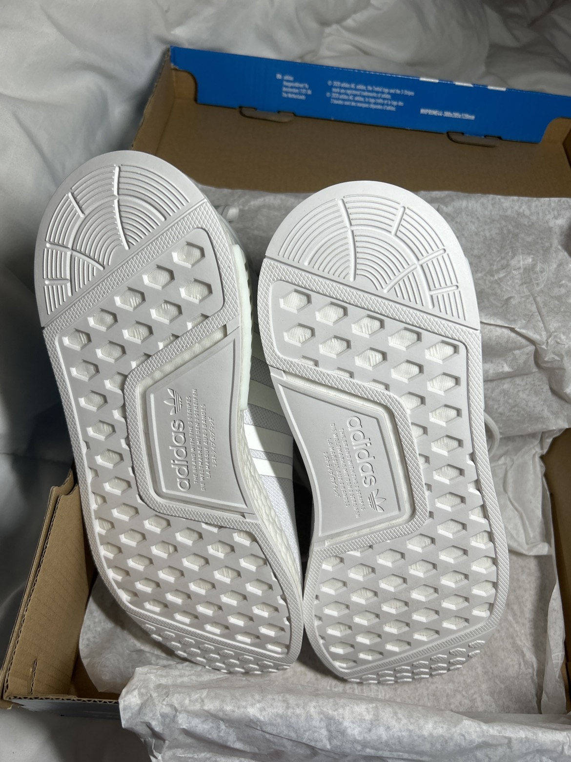 NMD R1 Prime Blue W image indicator(2)