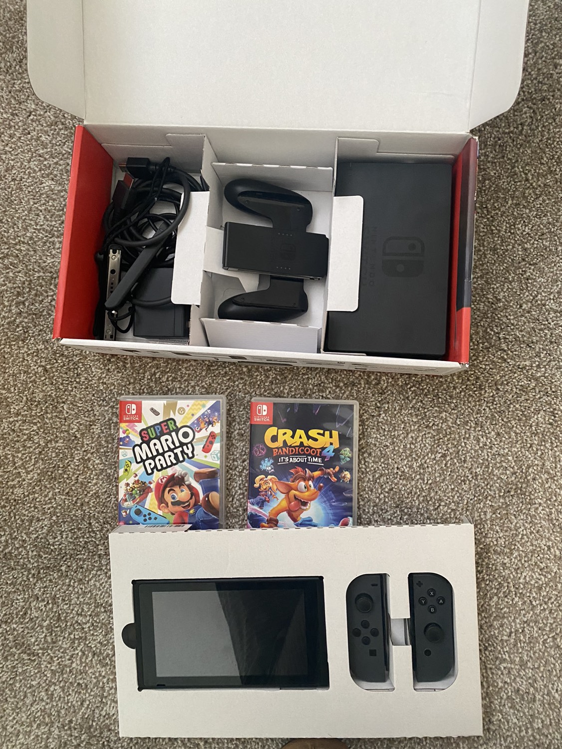 Nintendo Switch with 2 games - photo 3