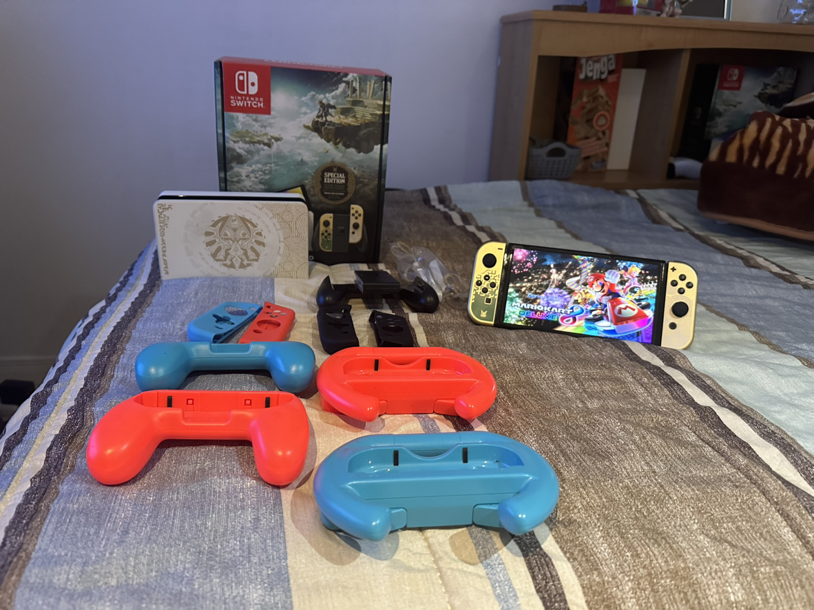 Nintendo Switch Zelda version+games