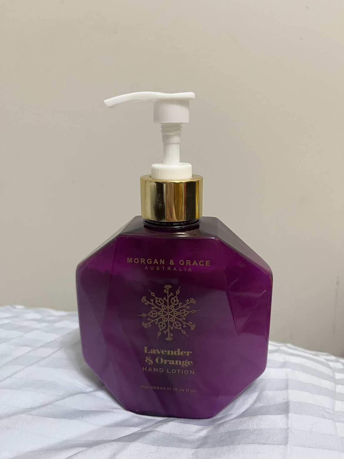 Handcream and desk lamp
