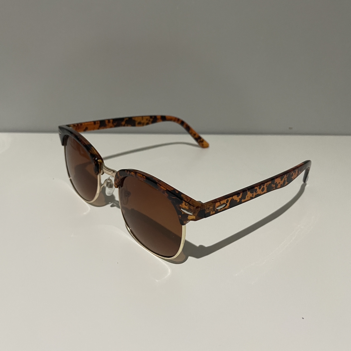 Sunglasses - photo 2