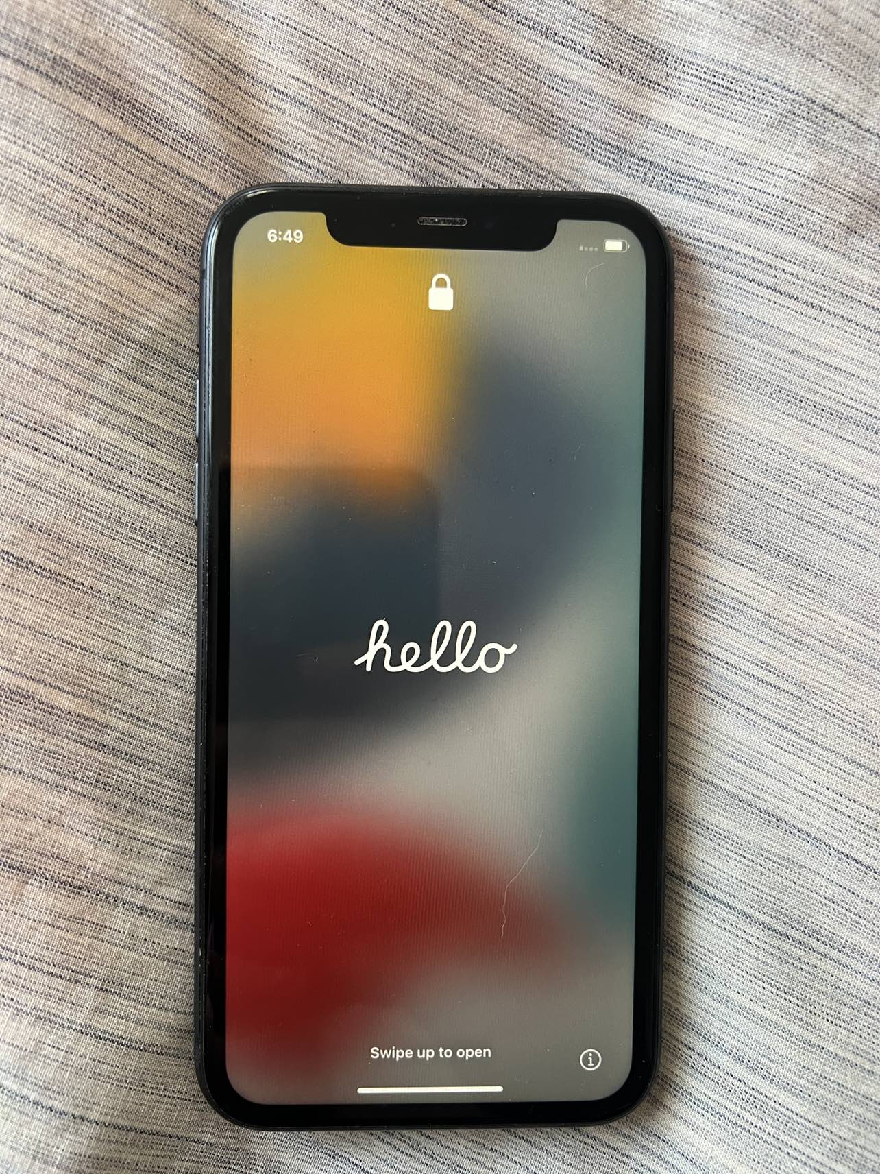 iPhone 11   128gb     w/ case thumbnail