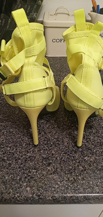 womans size 7 heels never worn - photo 3