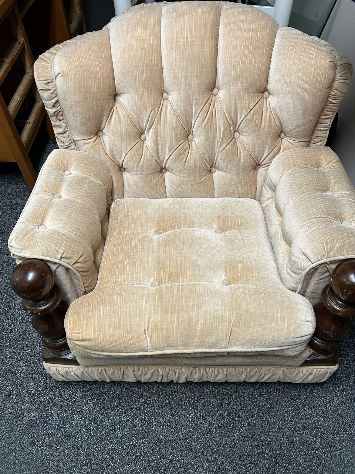 Couch chair thumbnail
