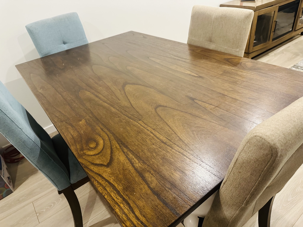 Dinning set - A table with four seats - photo 4