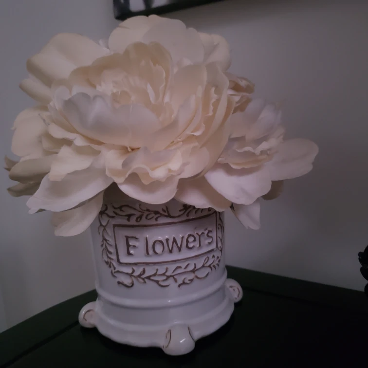 Accent flower decor thumbnail
