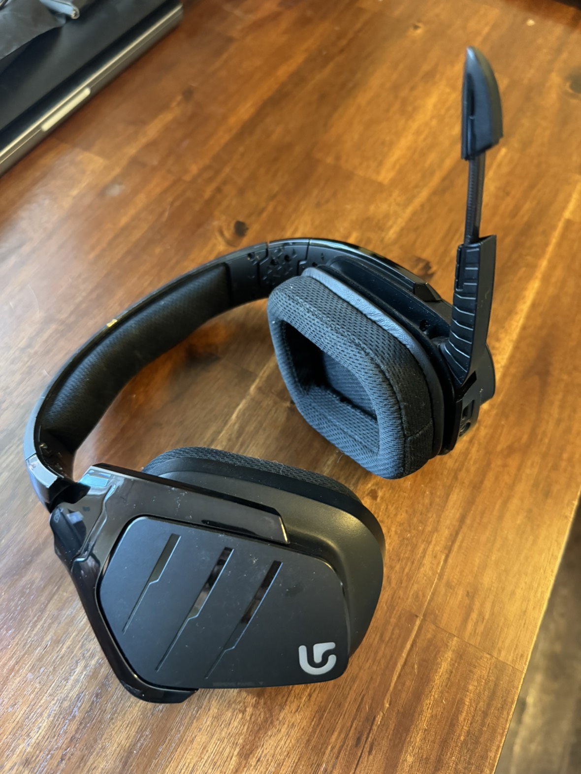 Logitech G933 wireless Gaming Headset