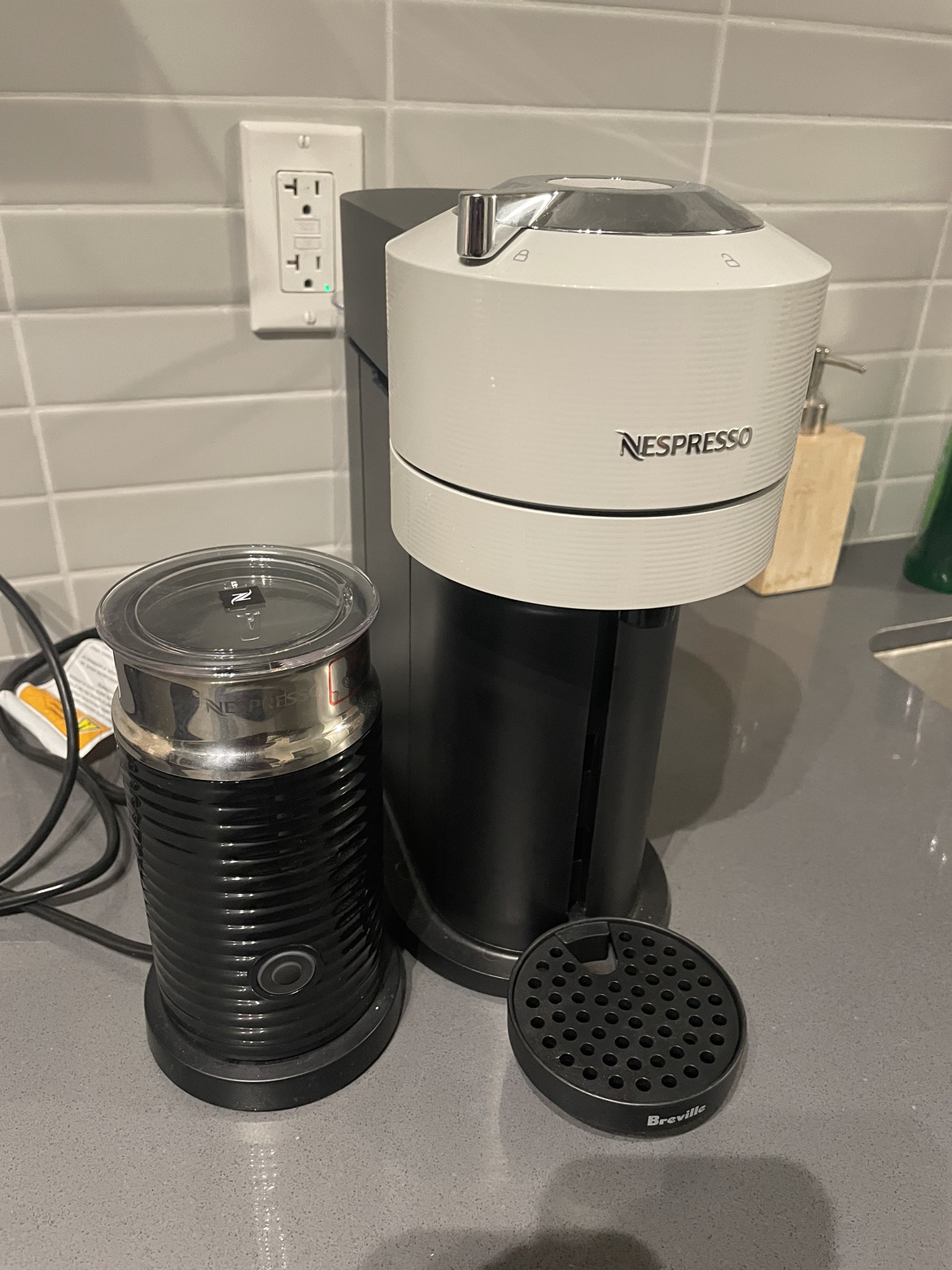 Nespresso Vertuo Next Coffee and Aeroccino Milk Frother, - photo 2