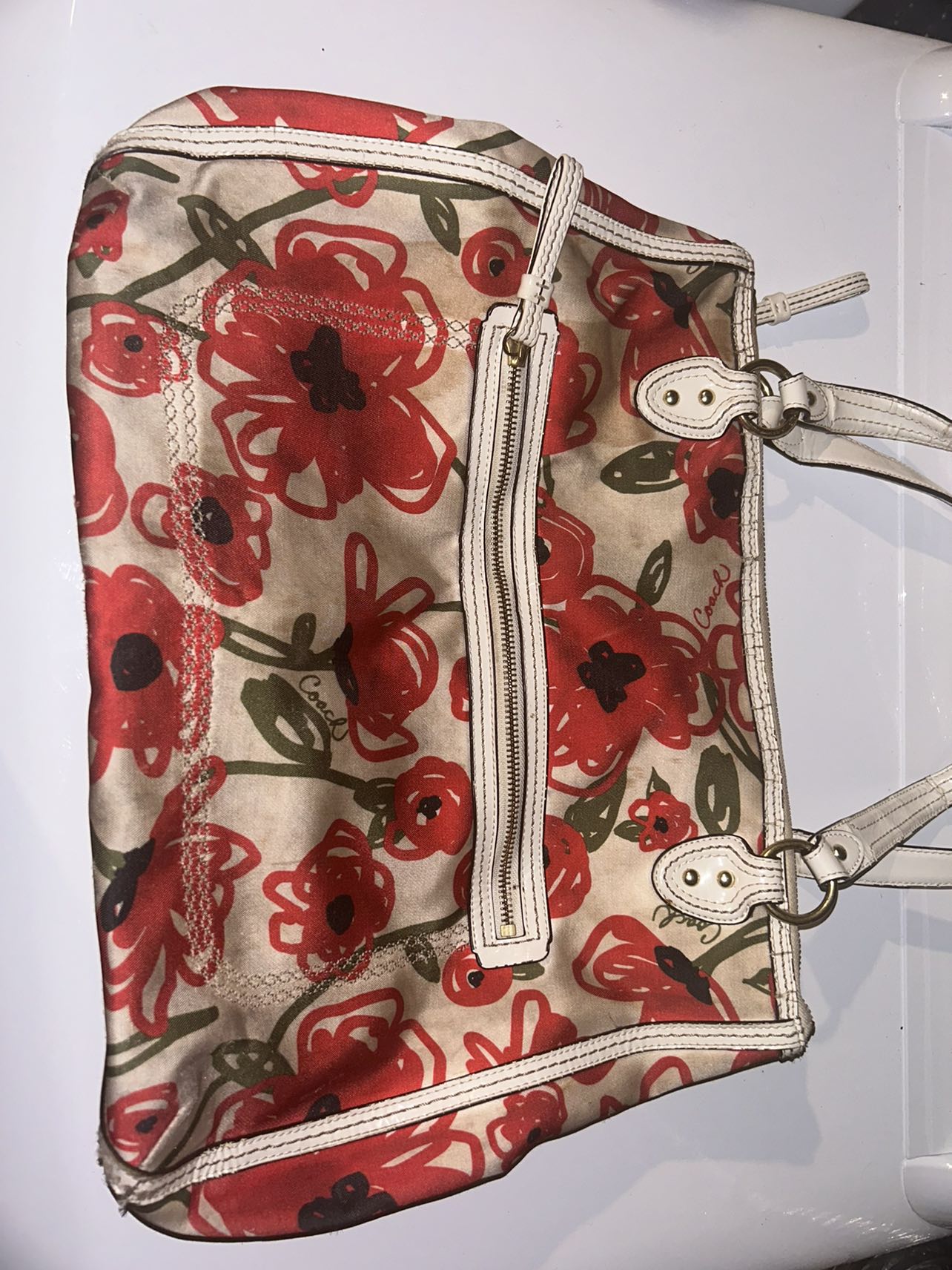 Vintage white & red Coach bag image indicator(2)