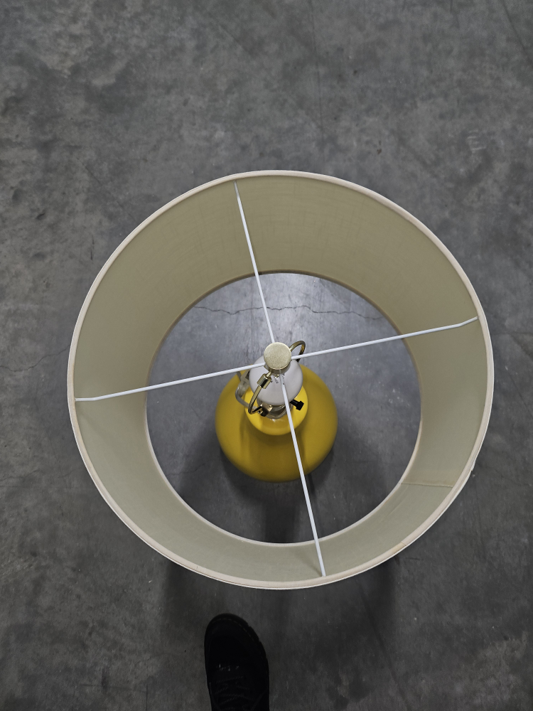 Yellow ceramic table lamp - photo 5