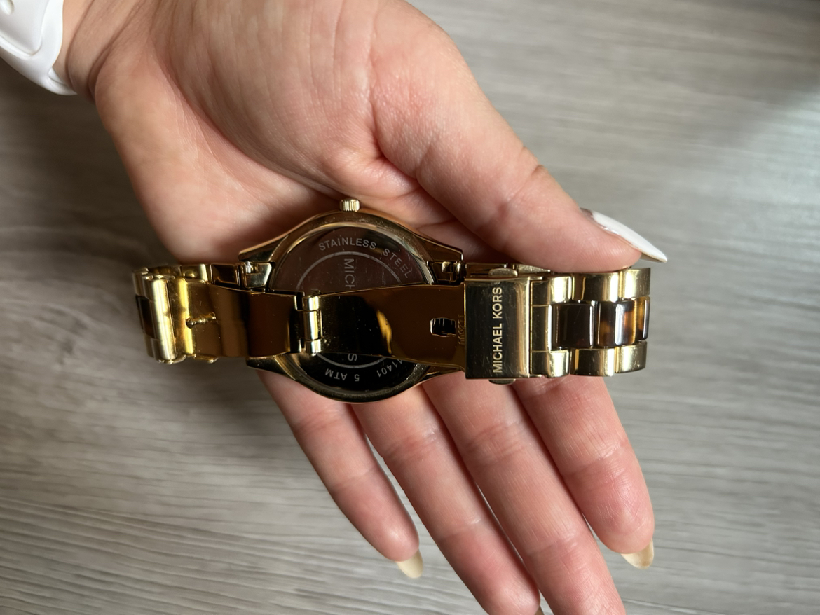 Michael Kors watch image indicator(5)