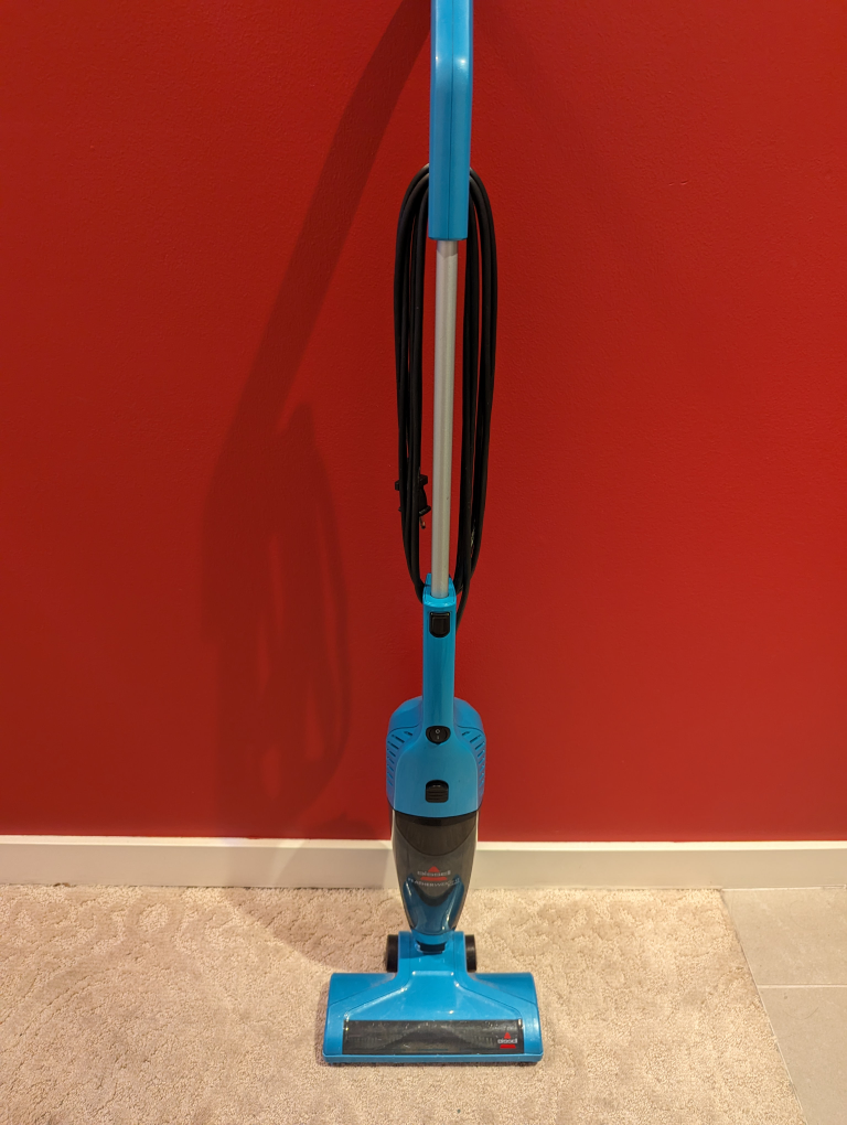 Bissell FeatherWeight Vacuum Cleaner thumbnail