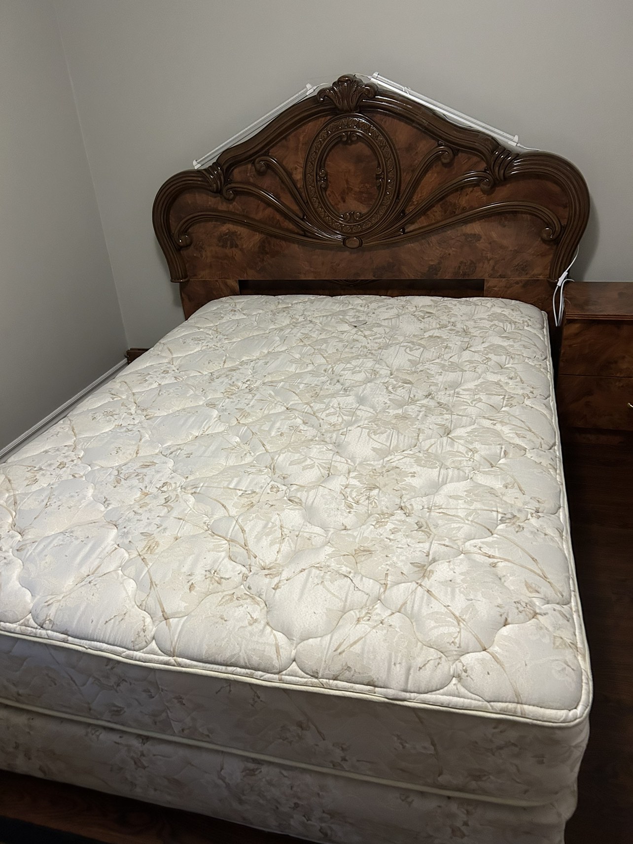 Queen size bed with head board $225 with mattress - photo 2